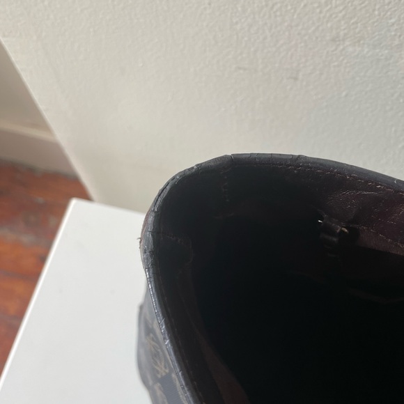 SOLD Vintage Loewe anagram tote - Picture 8 of 14